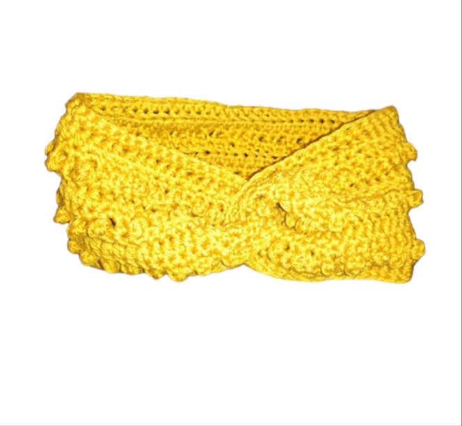 Twist of Sun™ – Golden Crochet Ear Hugger