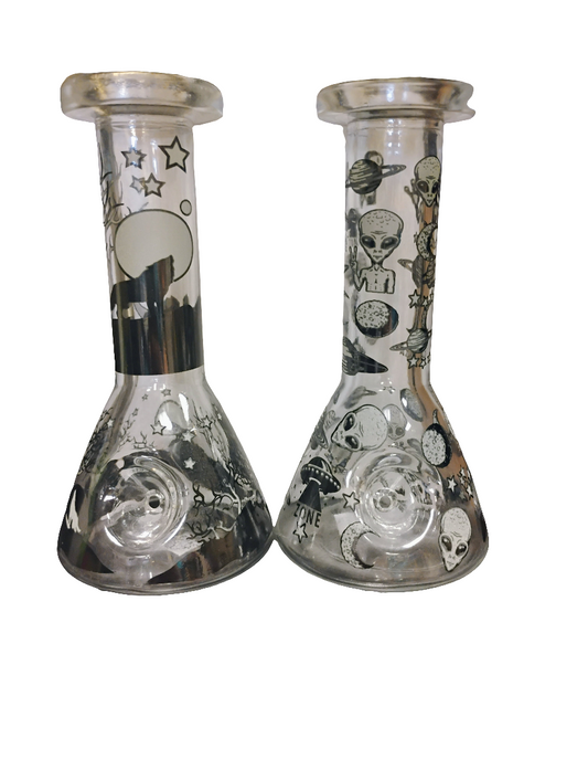 Glowasis™ Beaker Pipe – Where Chill Meets the Cosmos