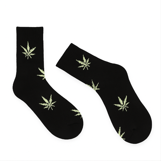 Toe-ke Up – Men’s Tall Leaf Print Crew Socks