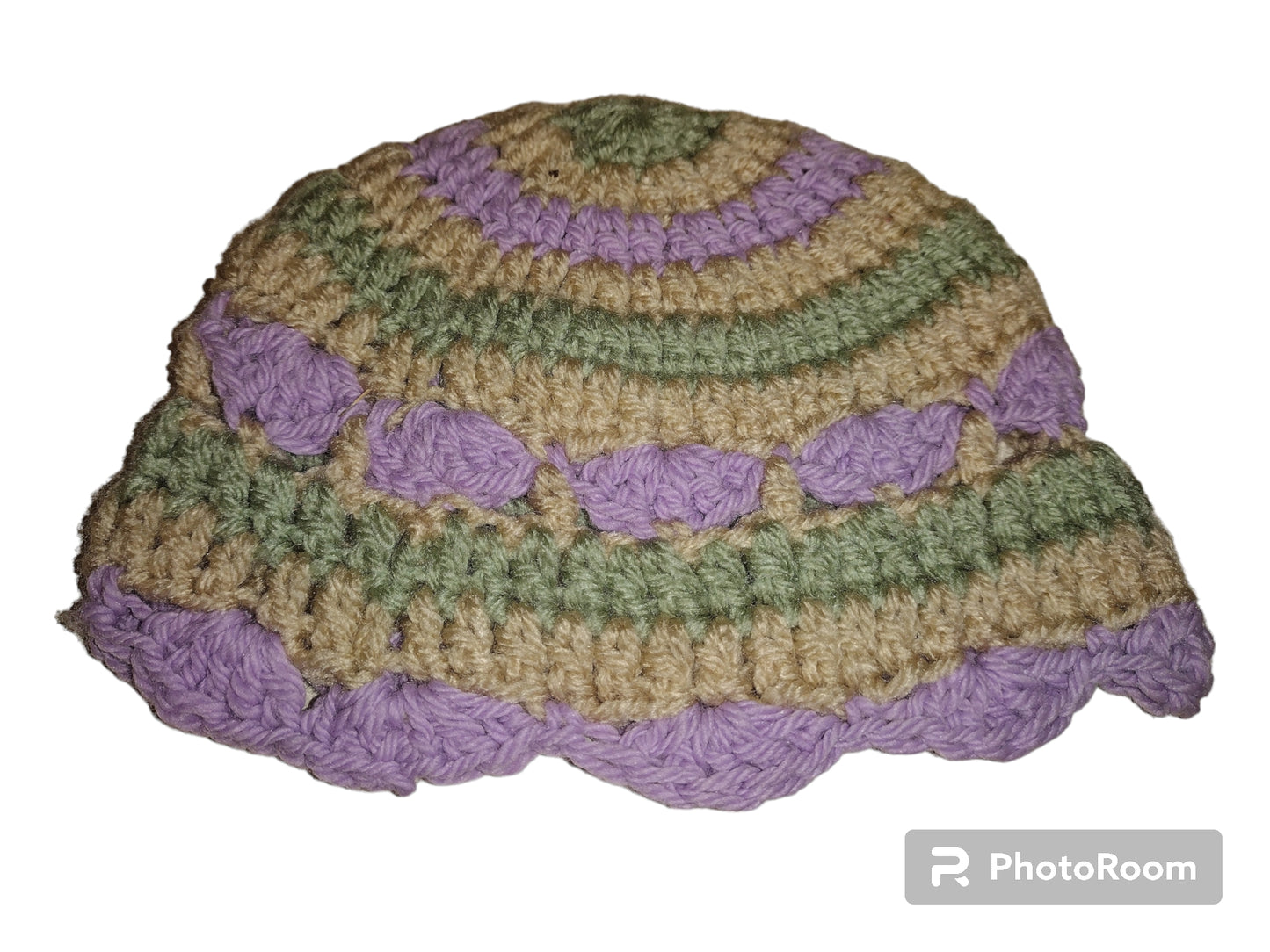 Scalloped baby hat